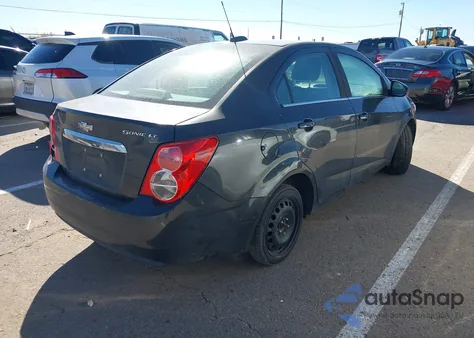 2015 Chevrolet Sonic Lt Auto из США, поврежденный, VIN 1G1JC5SH0F4208062